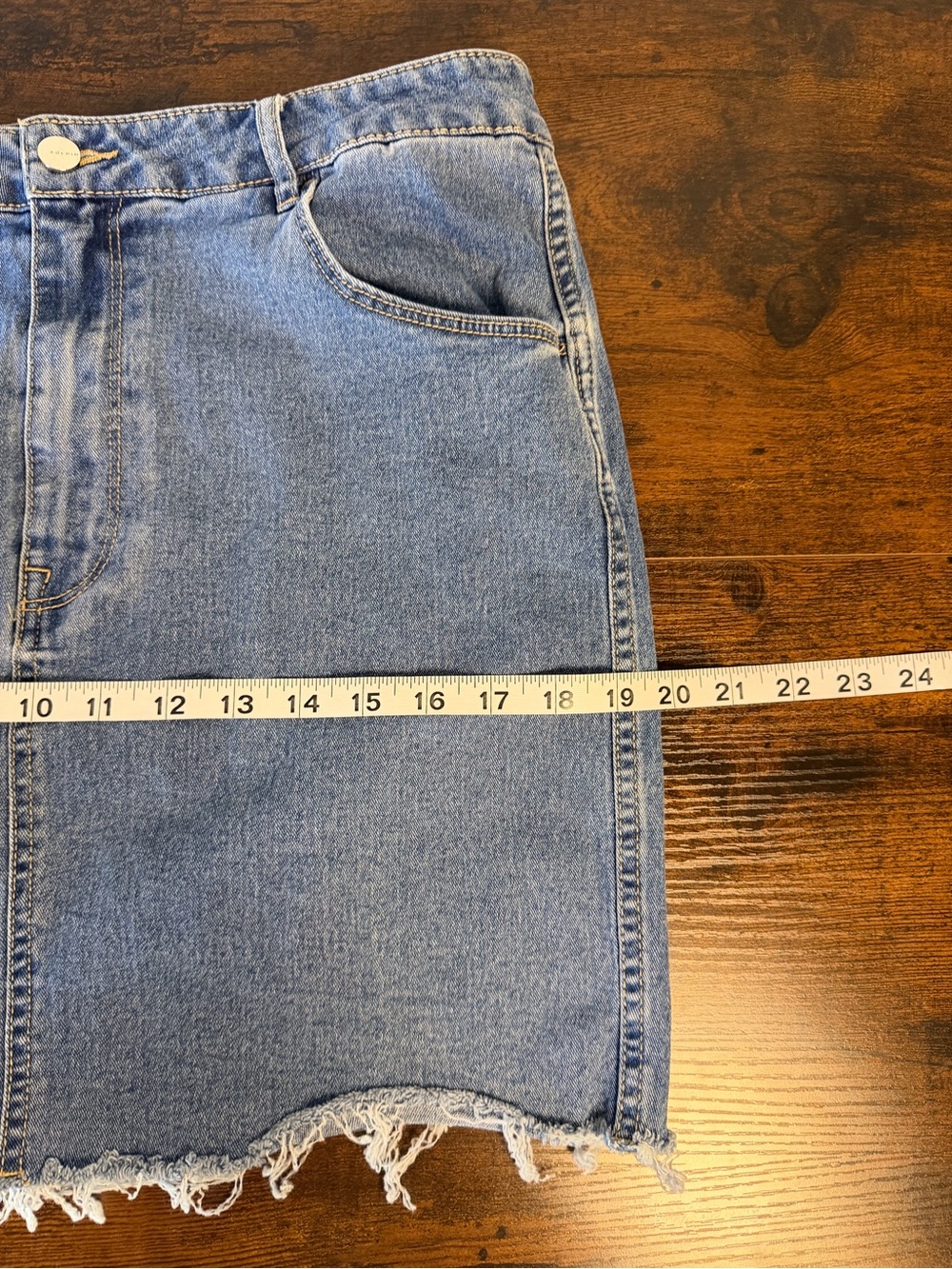 H&M &Denim Light Wash High Rise Raw Hem Stretch Denim Mini Skirt Size 14 - Picture 6 of 11